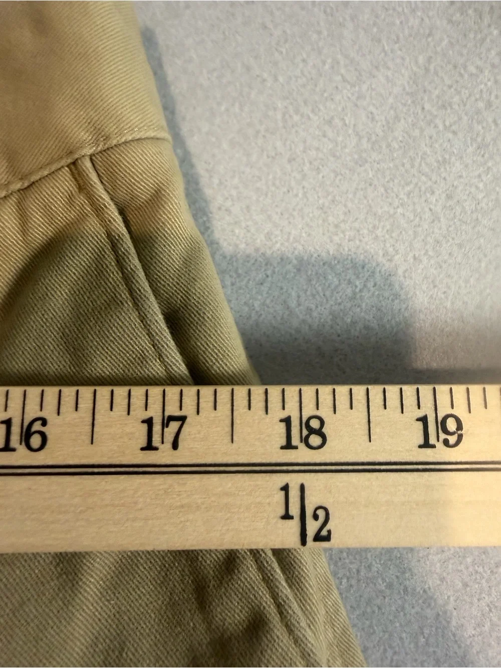 Banana Republic Men's Flat Front Shorts in Tan